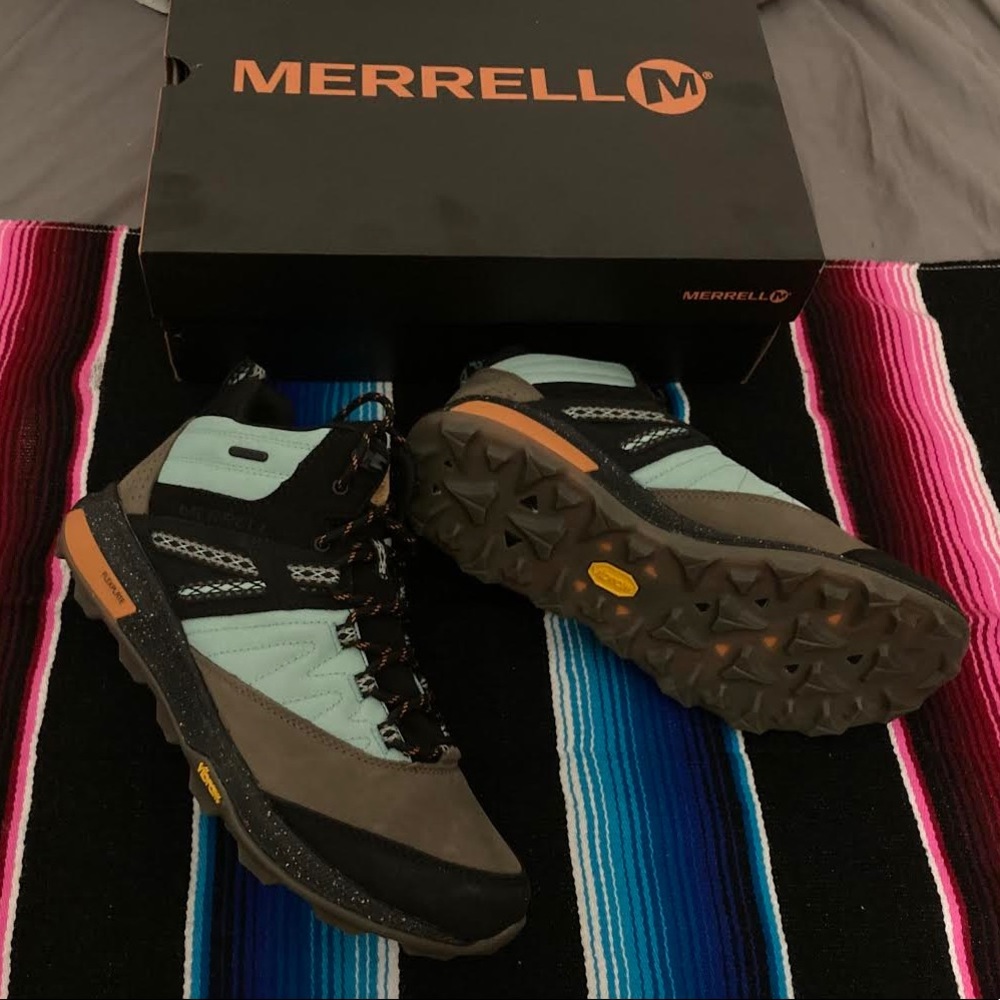 NIB Merrell Zion Hiking Snow Boots Waterproof